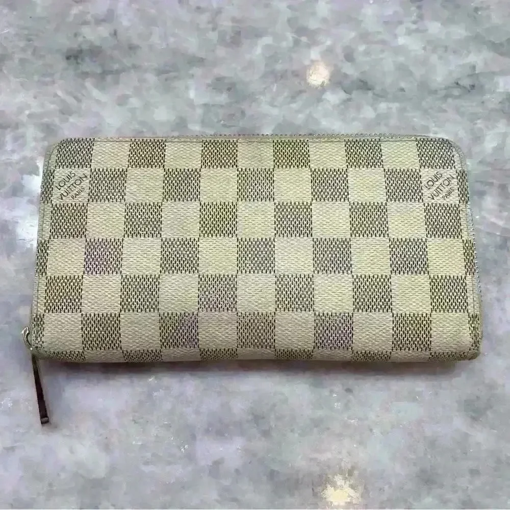 LOUIS VUITTON Damier Azur Pattern Zippy Wallet